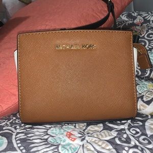 Michael Kors cross body purse